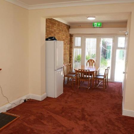 Apartament Congress Road Abbeywood Abbey Wood Zewnętrze zdjęcie
