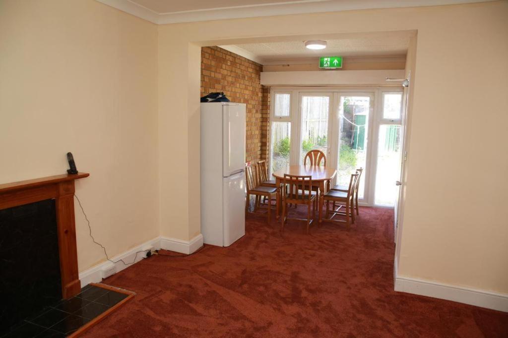 Apartament Congress Road Abbeywood Abbey Wood Zewnętrze zdjęcie